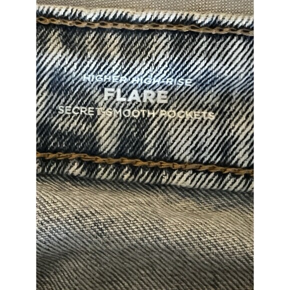 Old Navy Higher High-Rise Flare Secret Smooth Pockets Jeans 12 Blue Light Wash - Picture 9 of 13